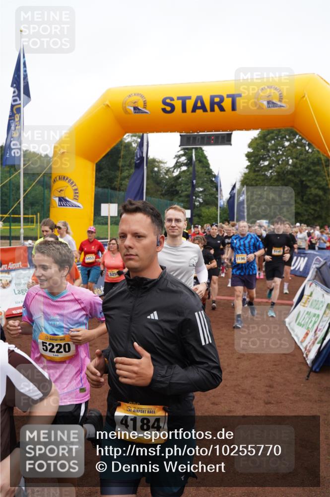 13.09.2026 - Airport Race Dennis Weichert http://msf.ph/oto/10255770 13.09.2026 10:00:54 Laufen  meine-sportfotos.de