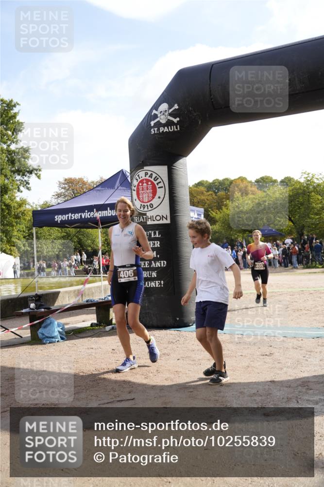 13.09.2026 - Stadtparktriathlon Patografie http://msf.ph/oto/10255839 13.09.2026 11:30:53 Ziel 405, 406 meine-sportfotos.de