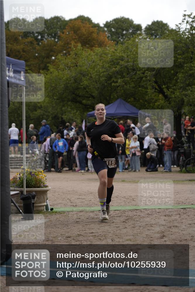 13.09.2026 - Stadtparktriathlon Patografie http://msf.ph/oto/10255939 13.09.2026 11:32:31 Ziel 415 meine-sportfotos.de