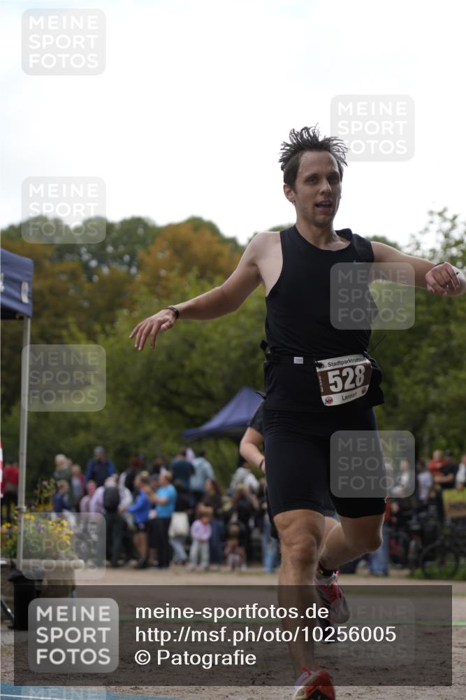 13.09.2026 - Stadtparktriathlon Patografie http://msf.ph/oto/10256005 13.09.2026 11:33:41 Ziel 347, 528, 536 meine-sportfotos.de