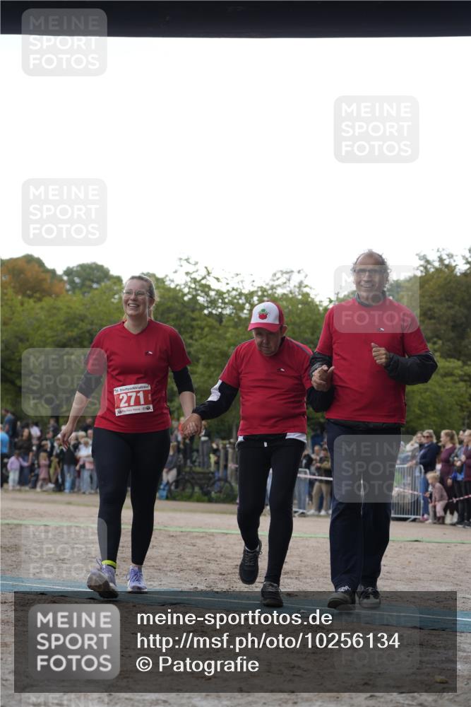 13.09.2026 - Stadtparktriathlon Patografie http://msf.ph/oto/10256134 13.09.2026 11:36:22 Ziel 270, 410, 553 meine-sportfotos.de
