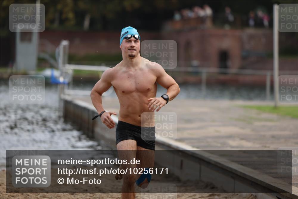 13.09.2026 - Stadtparktriathlon Mo-Foto http://msf.ph/oto/10256171 13.09.2026 10:48:55 Schwimmen 666 meine-sportfotos.de