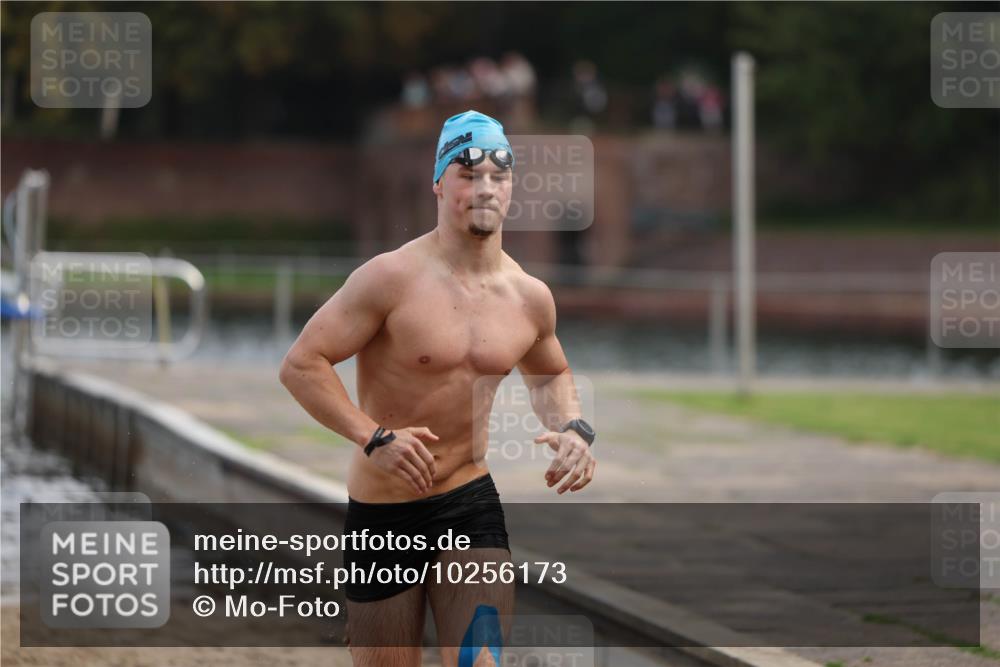 13.09.2026 - Stadtparktriathlon Mo-Foto http://msf.ph/oto/10256173 13.09.2026 10:48:56 Schwimmen 666 meine-sportfotos.de