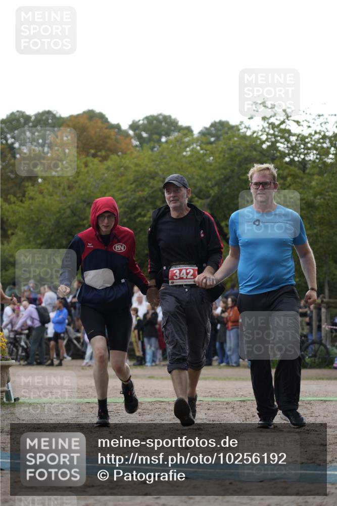 13.09.2026 - Stadtparktriathlon Patografie http://msf.ph/oto/10256192 13.09.2026 11:37:04 Ziel 342, 420, 582, 584 meine-sportfotos.de