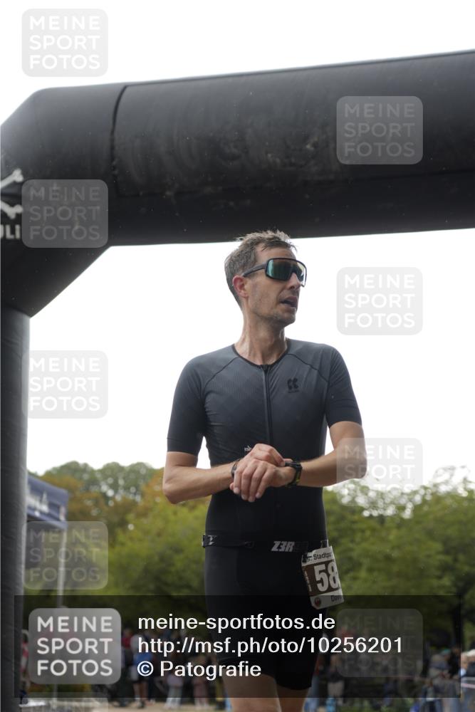 13.09.2026 - Stadtparktriathlon Patografie http://msf.ph/oto/10256201 13.09.2026 11:37:09 Ziel 342, 420, 490, 582, 584 meine-sportfotos.de