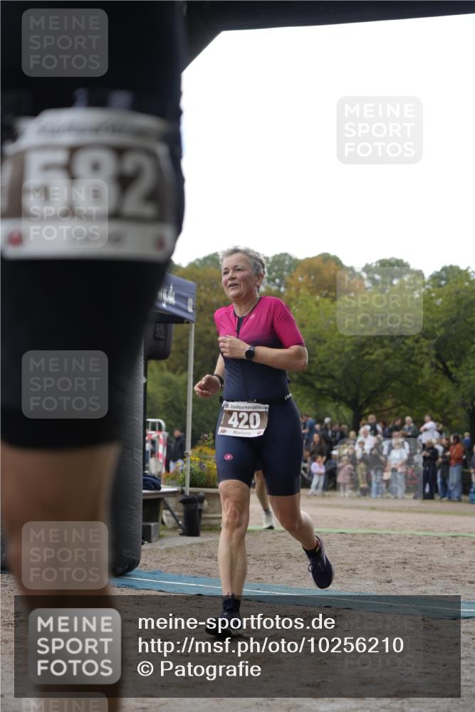 13.09.2026 - Stadtparktriathlon Patografie http://msf.ph/oto/10256210 13.09.2026 11:37:13 Ziel 420, 490, 582, 584 meine-sportfotos.de