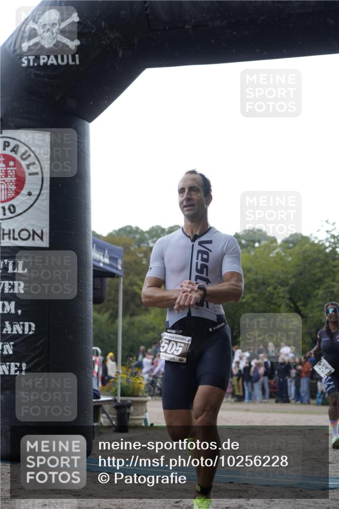 13.09.2026 - Stadtparktriathlon Patografie http://msf.ph/oto/10256228 13.09.2026 11:37:39 Ziel 358, 505 meine-sportfotos.de