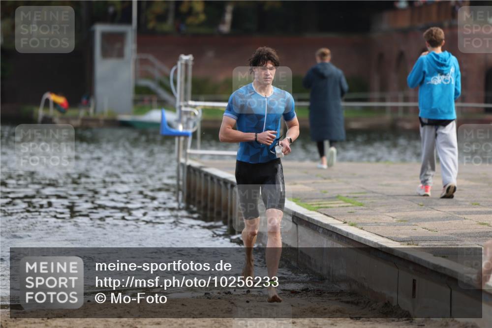 13.09.2026 - Stadtparktriathlon Mo-Foto http://msf.ph/oto/10256233 13.09.2026 10:49:22 Schwimmen 622, 691 meine-sportfotos.de