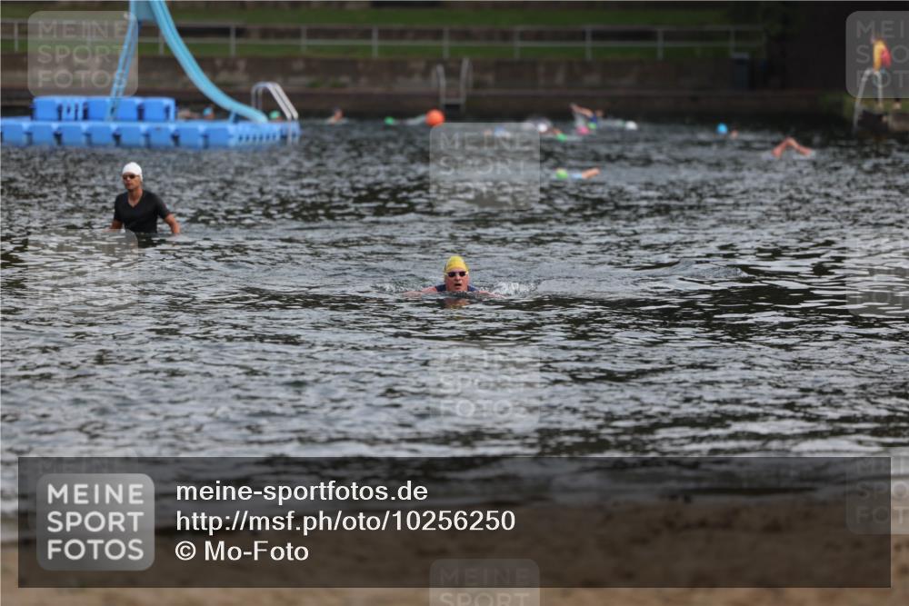 13.09.2026 - Stadtparktriathlon Mo-Foto http://msf.ph/oto/10256250 13.09.2026 10:49:43 Schwimmen  meine-sportfotos.de