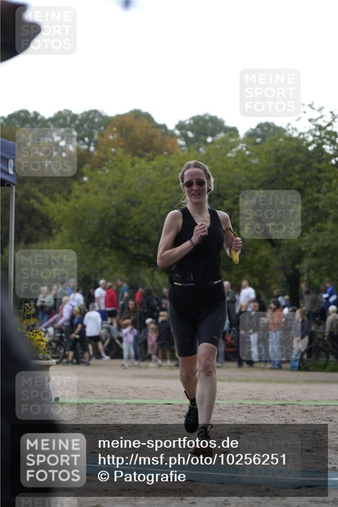 13.09.2026 - Stadtparktriathlon Patografie http://msf.ph/oto/10256251 13.09.2026 11:37:54 Ziel 387 meine-sportfotos.de