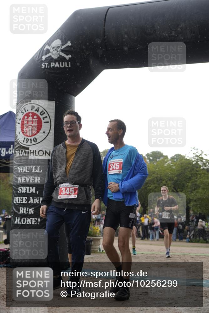 13.09.2026 - Stadtparktriathlon Patografie http://msf.ph/oto/10256299 13.09.2026 11:38:31 Ziel 345, 353, 378, 386 meine-sportfotos.de
