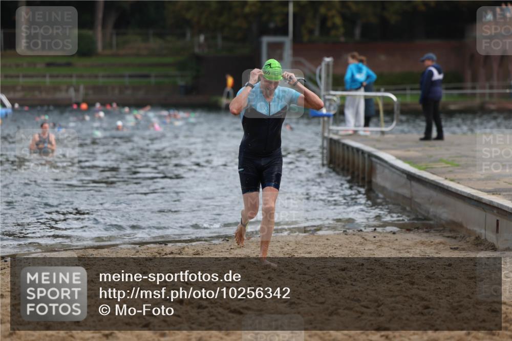 13.09.2026 - Stadtparktriathlon Mo-Foto http://msf.ph/oto/10256342 13.09.2026 10:50:28 Schwimmen 672 meine-sportfotos.de