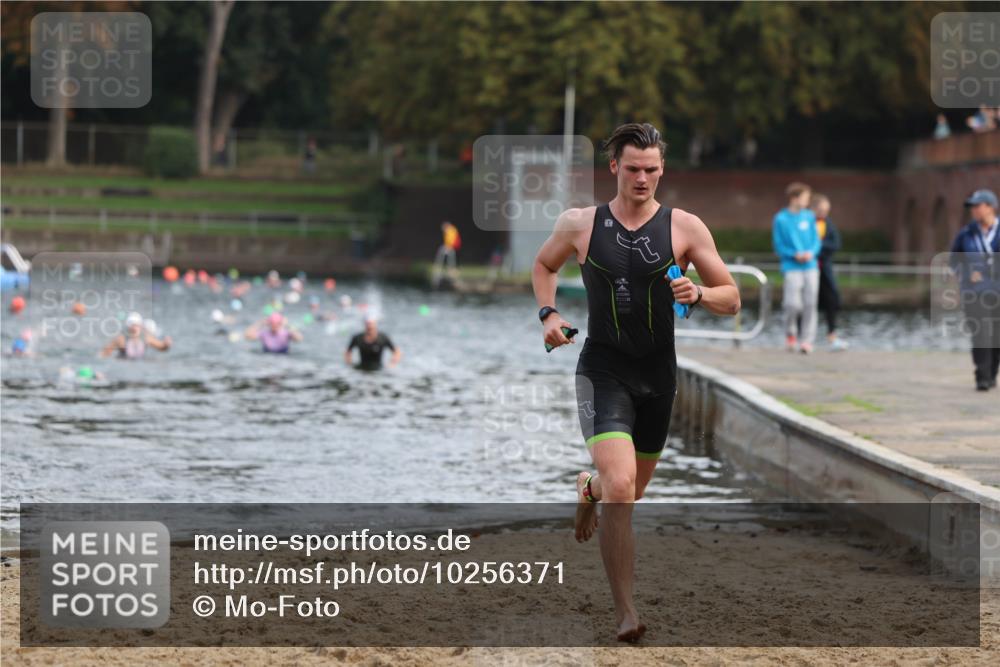 13.09.2026 - Stadtparktriathlon Mo-Foto http://msf.ph/oto/10256371 13.09.2026 10:50:50 Schwimmen 688 meine-sportfotos.de