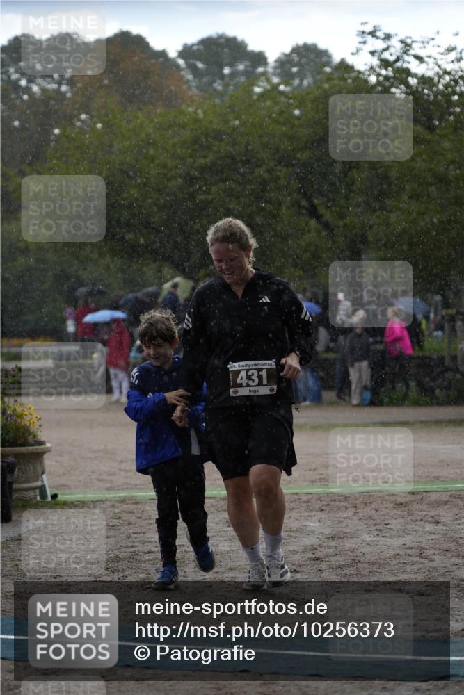 13.09.2026 - Stadtparktriathlon Patografie http://msf.ph/oto/10256373 13.09.2026 11:39:47 Ziel 431, 442, 566 meine-sportfotos.de