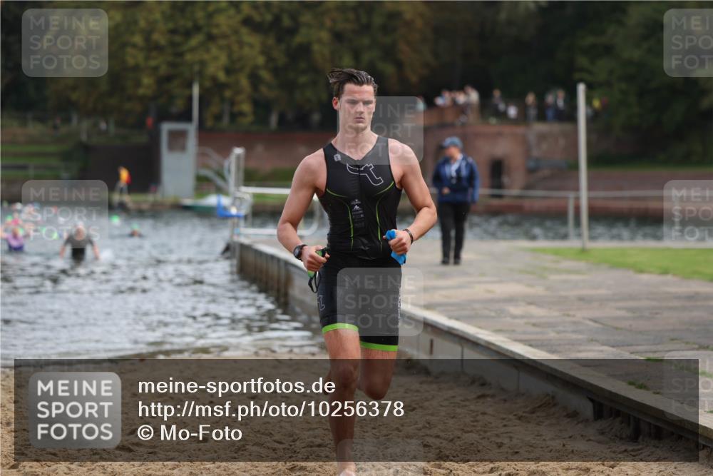 13.09.2026 - Stadtparktriathlon Mo-Foto http://msf.ph/oto/10256378 13.09.2026 10:50:51 Schwimmen 688 meine-sportfotos.de