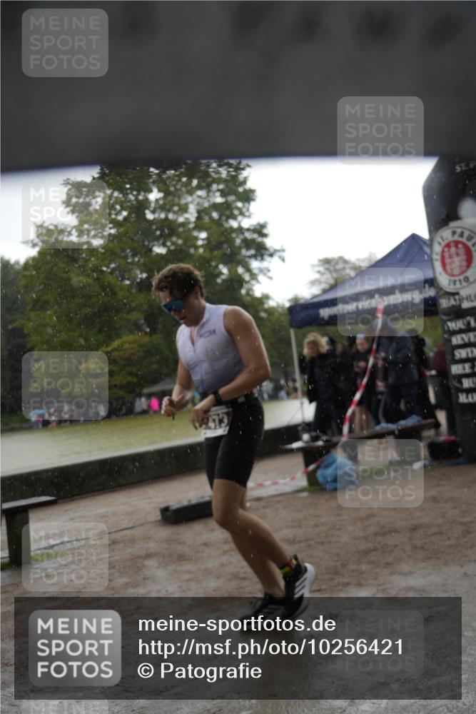 13.09.2026 - Stadtparktriathlon Patografie http://msf.ph/oto/10256421 13.09.2026 11:40:36 Ziel 464, 472, 473 meine-sportfotos.de