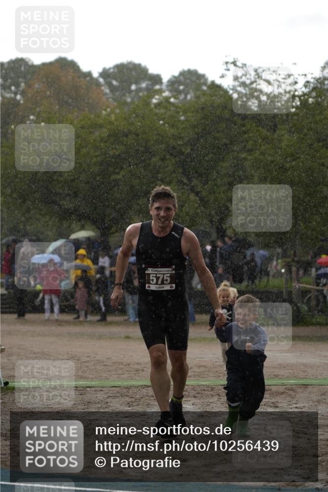 13.09.2026 - Stadtparktriathlon Patografie http://msf.ph/oto/10256439 13.09.2026 11:40:46 Ziel 404, 452, 464, 472, 575 meine-sportfotos.de