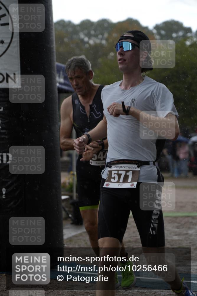 13.09.2026 - Stadtparktriathlon Patografie http://msf.ph/oto/10256466 13.09.2026 11:41:06 Ziel 544, 571 meine-sportfotos.de
