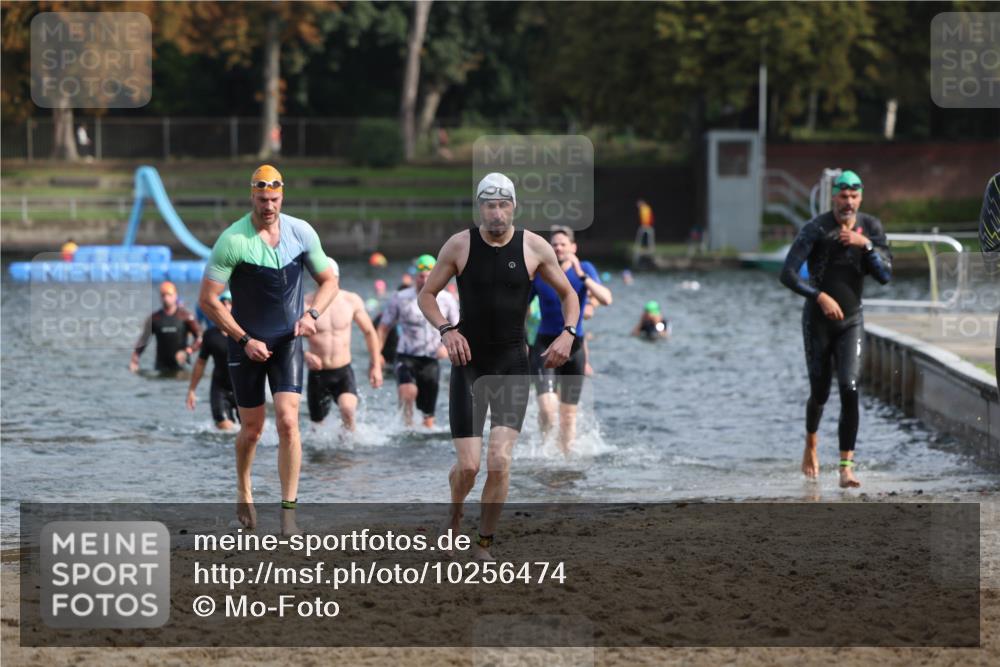 13.09.2026 - Stadtparktriathlon Mo-Foto http://msf.ph/oto/10256474 13.09.2026 10:51:28 Schwimmen 595, 598, 600, 603, 619, 632, 633, 634, 635, 639, 640, 671, 679, 696, 702 meine-sportfotos.de