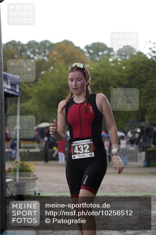 13.09.2026 - Stadtparktriathlon Patografie http://msf.ph/oto/10256512 13.09.2026 11:42:15 Ziel 432, 777 meine-sportfotos.de