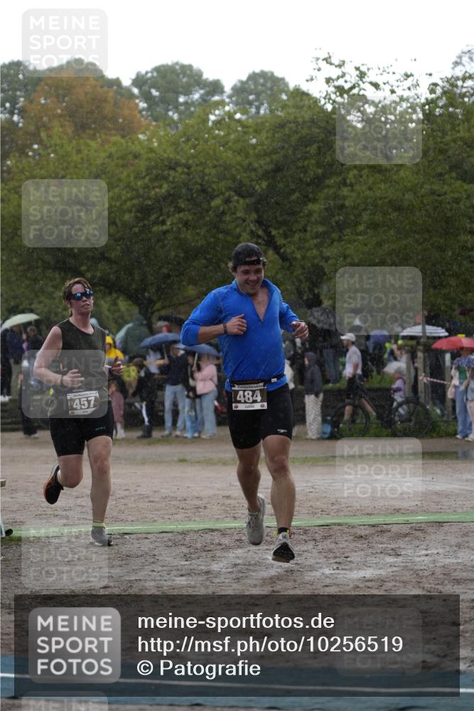 13.09.2026 - Stadtparktriathlon Patografie http://msf.ph/oto/10256519 13.09.2026 11:42:28 Ziel 457, 484 meine-sportfotos.de