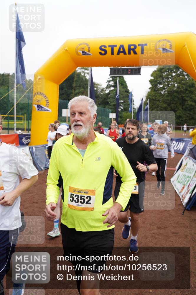 13.09.2026 - Airport Race Dennis Weichert http://msf.ph/oto/10256523 13.09.2026 10:01:30 Laufen  meine-sportfotos.de