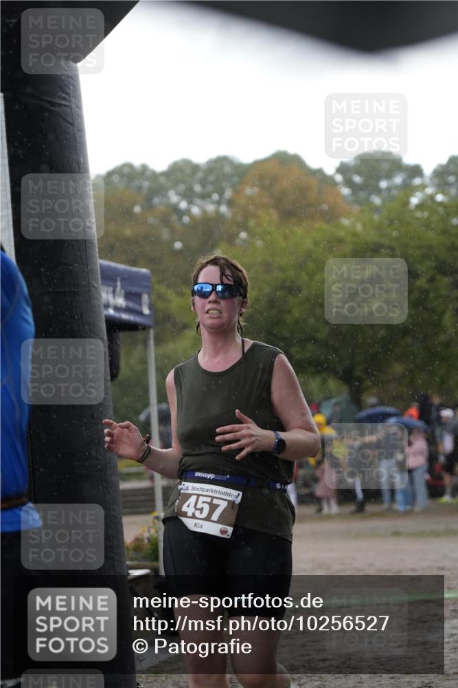 13.09.2026 - Stadtparktriathlon Patografie http://msf.ph/oto/10256527 13.09.2026 11:42:31 Ziel 422, 457, 484 meine-sportfotos.de
