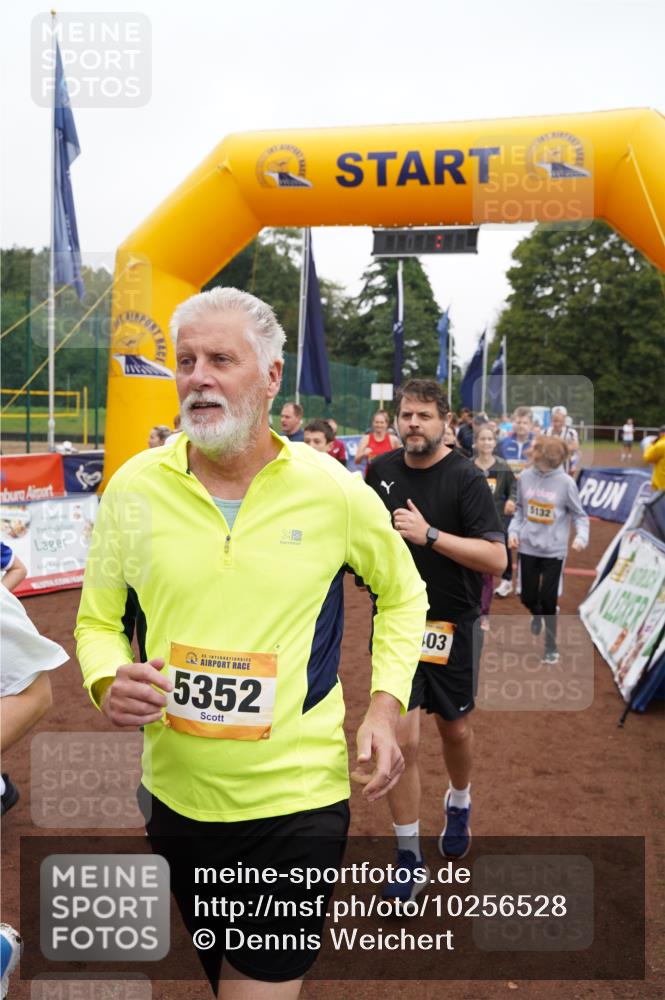 13.09.2026 - Airport Race Dennis Weichert http://msf.ph/oto/10256528 13.09.2026 10:01:30 Laufen  meine-sportfotos.de