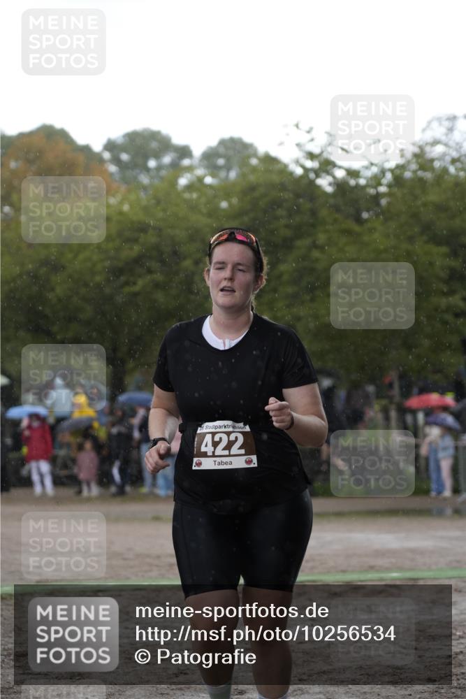 13.09.2026 - Stadtparktriathlon Patografie http://msf.ph/oto/10256534 13.09.2026 11:42:38 Ziel 422 meine-sportfotos.de