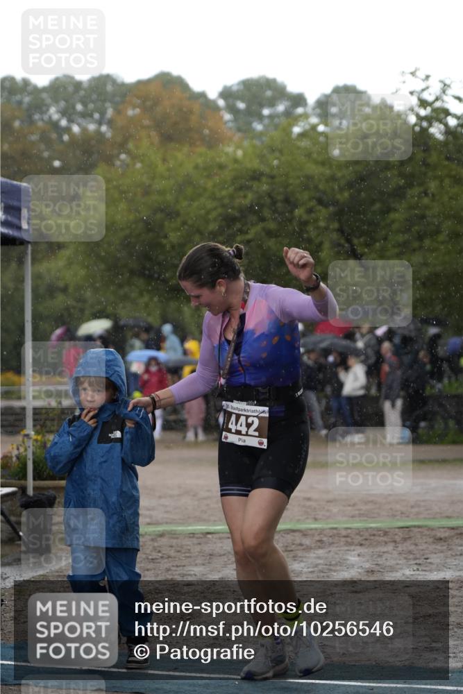 13.09.2026 - Stadtparktriathlon Patografie http://msf.ph/oto/10256546 13.09.2026 11:42:50 Ziel  meine-sportfotos.de