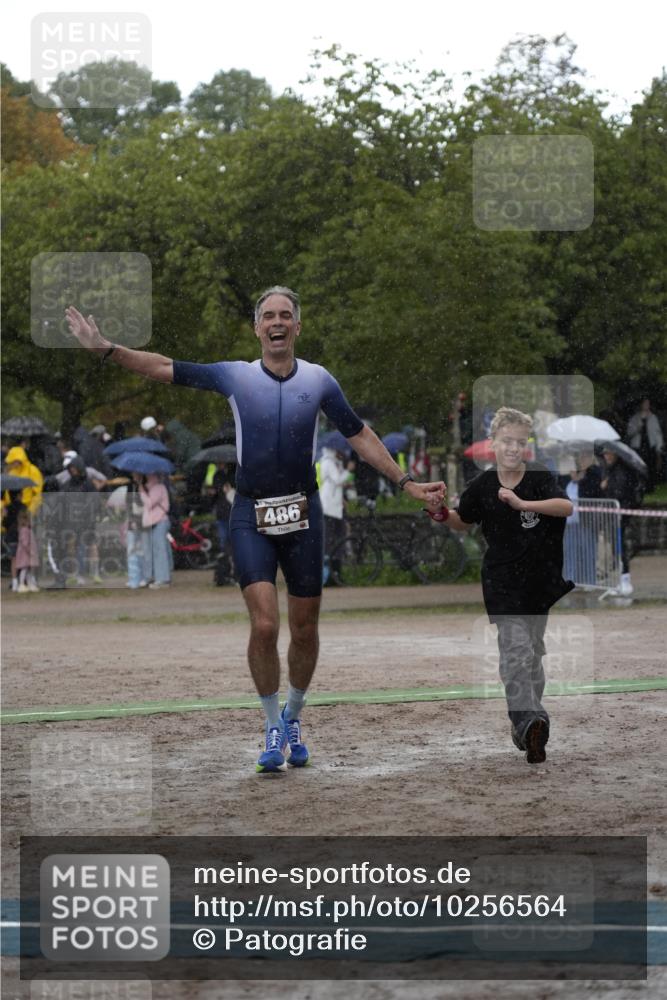 13.09.2026 - Stadtparktriathlon Patografie http://msf.ph/oto/10256564 13.09.2026 11:43:17 Ziel 445, 486 meine-sportfotos.de