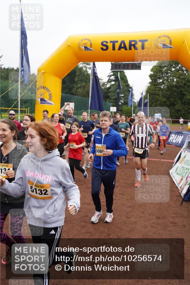 13.09.2026 - Airport Race Dennis Weichert http://msf.ph/oto/10256574 13.09.2026 10:01:33 Laufen  meine-sportfotos.de