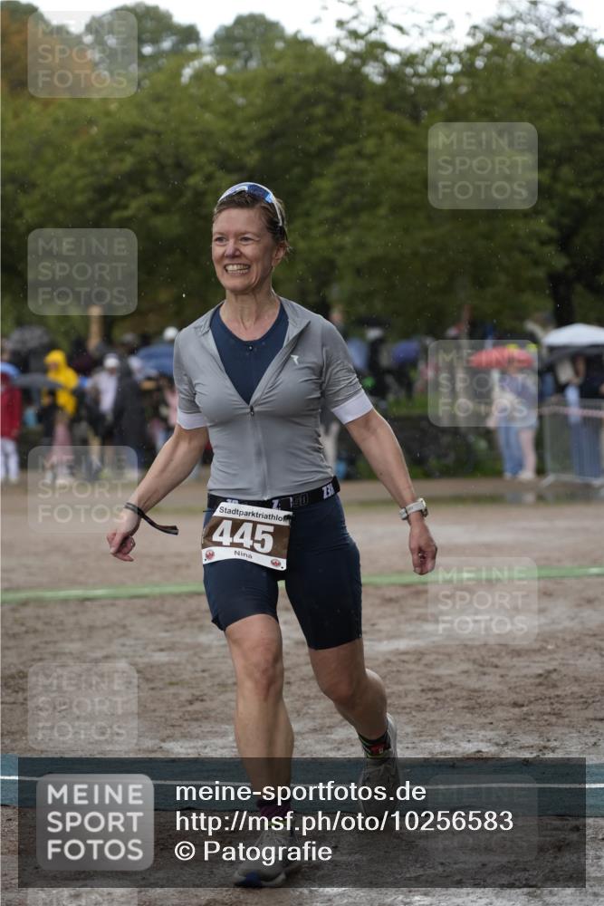 13.09.2026 - Stadtparktriathlon Patografie http://msf.ph/oto/10256583 13.09.2026 11:43:25 Ziel 445, 486 meine-sportfotos.de