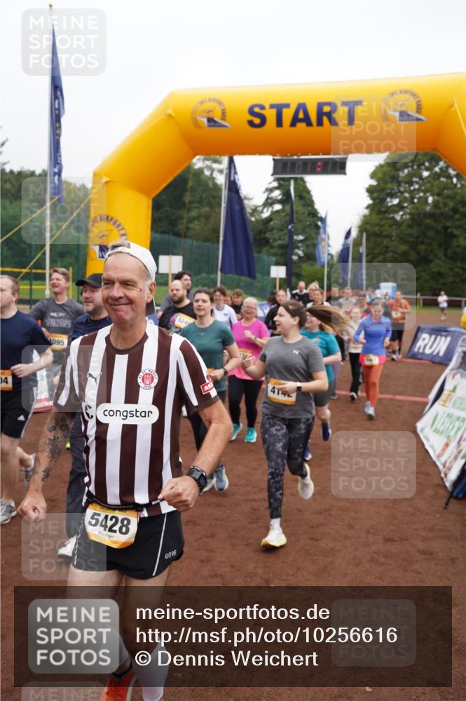 13.09.2026 - Airport Race Dennis Weichert http://msf.ph/oto/10256616 13.09.2026 10:01:34 Laufen  meine-sportfotos.de