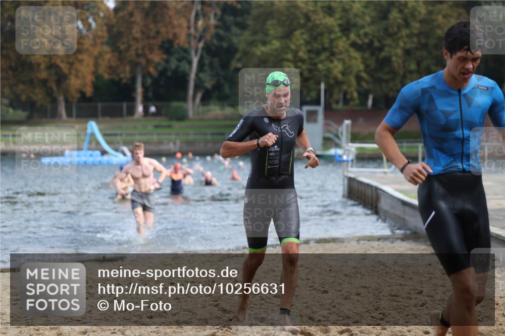 13.09.2026 - Stadtparktriathlon Mo-Foto http://msf.ph/oto/10256631 13.09.2026 10:51:54 Schwimmen 629, 644, 646, 664, 686, 697 meine-sportfotos.de
