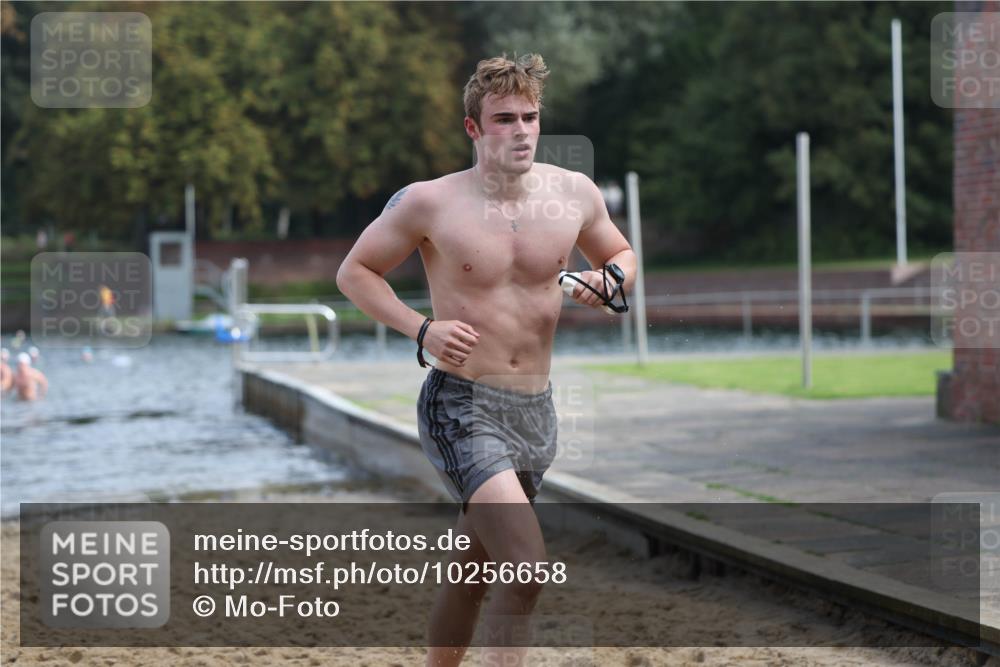 13.09.2026 - Stadtparktriathlon Mo-Foto http://msf.ph/oto/10256658 13.09.2026 10:51:58 Schwimmen 605, 629, 646, 664, 686, 1797 meine-sportfotos.de