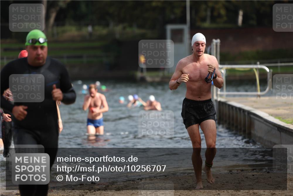 13.09.2026 - Stadtparktriathlon Mo-Foto http://msf.ph/oto/10256707 13.09.2026 10:52:14 Schwimmen 590, 597, 599, 605, 668, 676, 678 meine-sportfotos.de