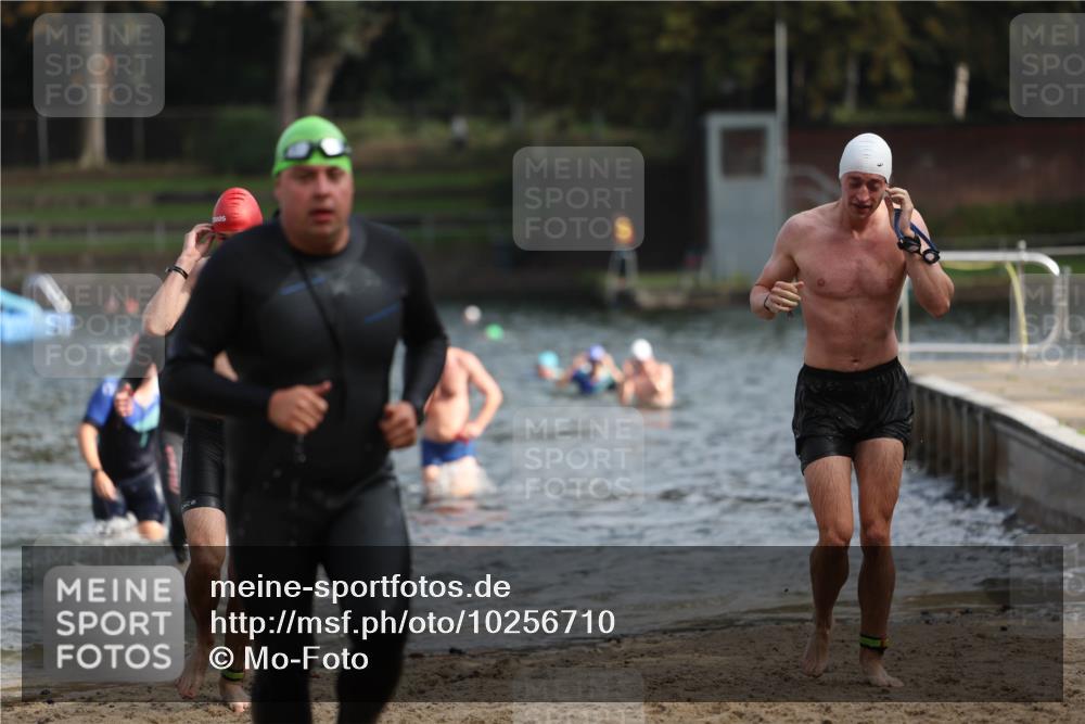13.09.2026 - Stadtparktriathlon Mo-Foto http://msf.ph/oto/10256710 13.09.2026 10:52:15 Schwimmen 590, 597, 599, 605, 668, 676, 678 meine-sportfotos.de