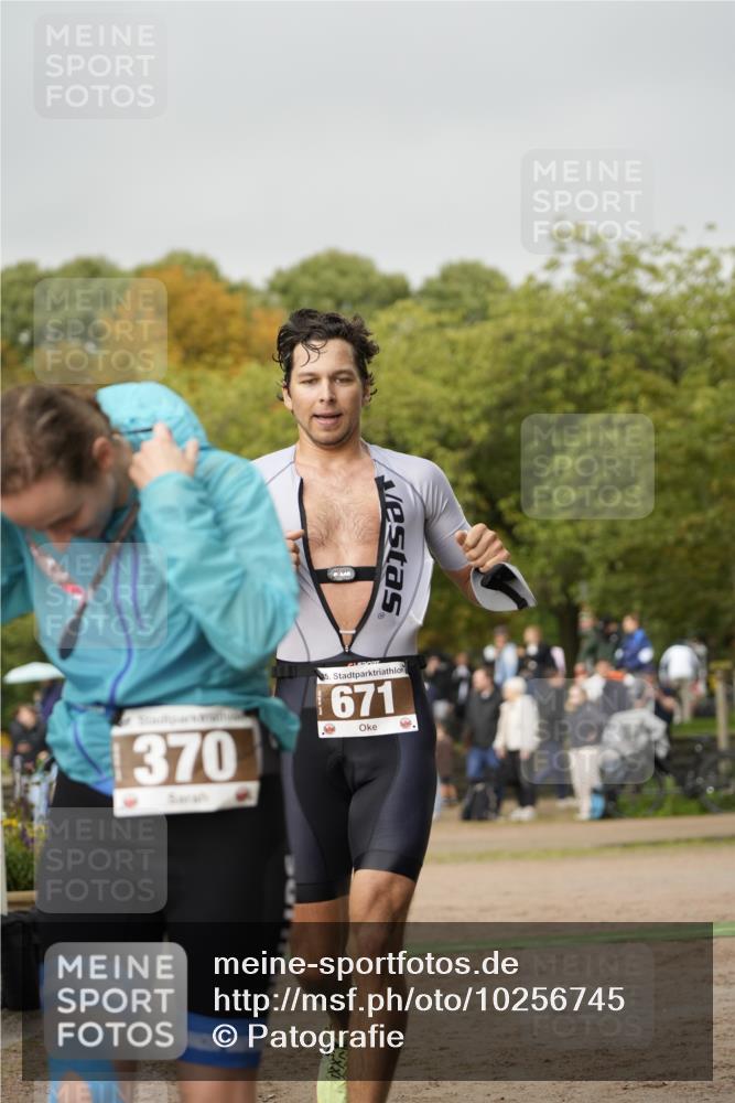 13.09.2026 - Stadtparktriathlon Patografie http://msf.ph/oto/10256745 13.09.2026 11:48:46 Ziel 370, 470, 671 meine-sportfotos.de