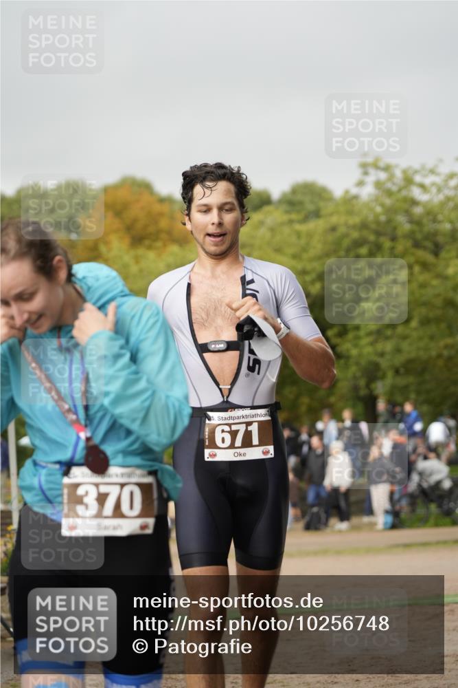 13.09.2026 - Stadtparktriathlon Patografie http://msf.ph/oto/10256748 13.09.2026 11:48:46 Ziel 370, 470, 671 meine-sportfotos.de