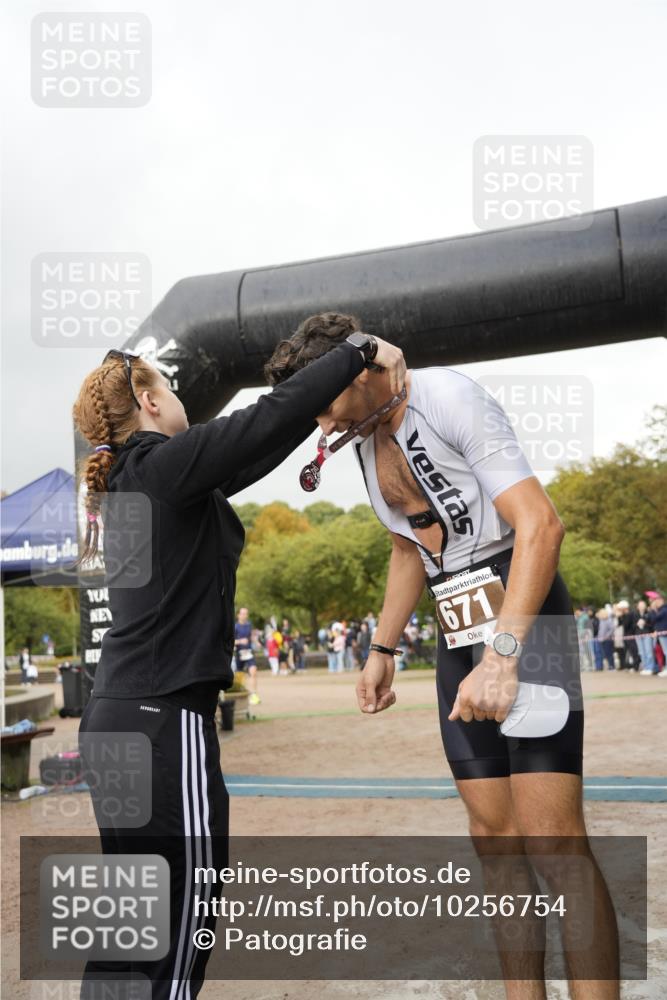 13.09.2026 - Stadtparktriathlon Patografie http://msf.ph/oto/10256754 13.09.2026 11:48:50 Ziel 370, 470, 671 meine-sportfotos.de