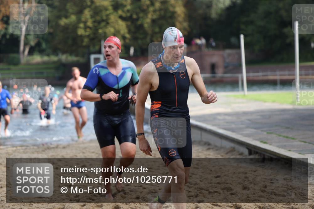 13.09.2026 - Stadtparktriathlon Mo-Foto http://msf.ph/oto/10256771 13.09.2026 10:52:24 Schwimmen 599, 649, 668, 674, 676, 677, 684 meine-sportfotos.de