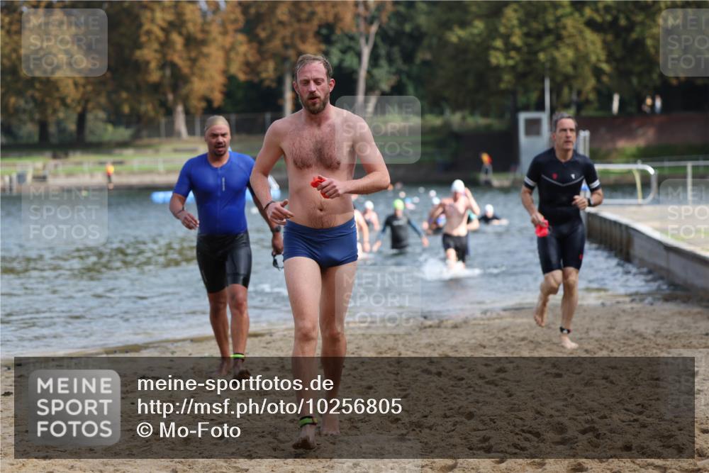 13.09.2026 - Stadtparktriathlon Mo-Foto http://msf.ph/oto/10256805 13.09.2026 10:52:30 Schwimmen 649, 662, 674, 677, 684, 687, 707 meine-sportfotos.de