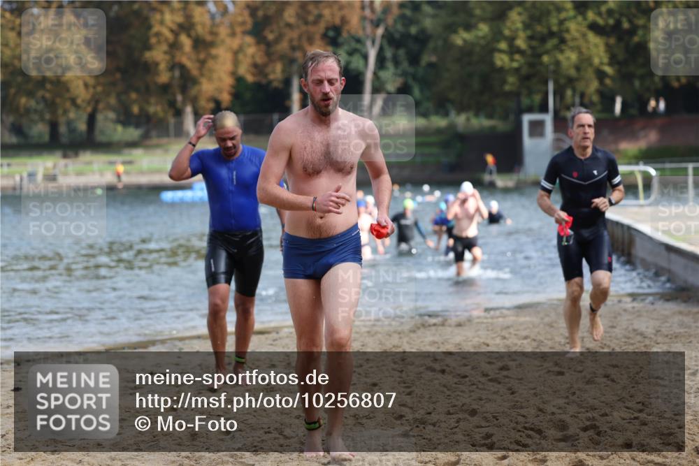 13.09.2026 - Stadtparktriathlon Mo-Foto http://msf.ph/oto/10256807 13.09.2026 10:52:30 Schwimmen 649, 662, 674, 677, 684, 687, 707 meine-sportfotos.de