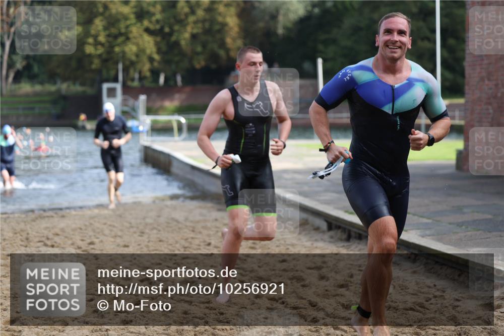 13.09.2026 - Stadtparktriathlon Mo-Foto http://msf.ph/oto/10256921 13.09.2026 10:52:53 Schwimmen 606, 614, 626, 665, 699, 1798 meine-sportfotos.de