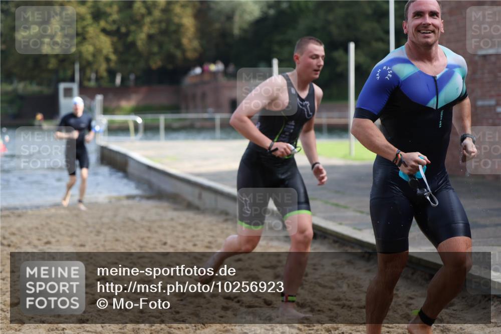 13.09.2026 - Stadtparktriathlon Mo-Foto http://msf.ph/oto/10256923 13.09.2026 10:52:54 Schwimmen 606, 614, 626, 665, 699, 1798 meine-sportfotos.de