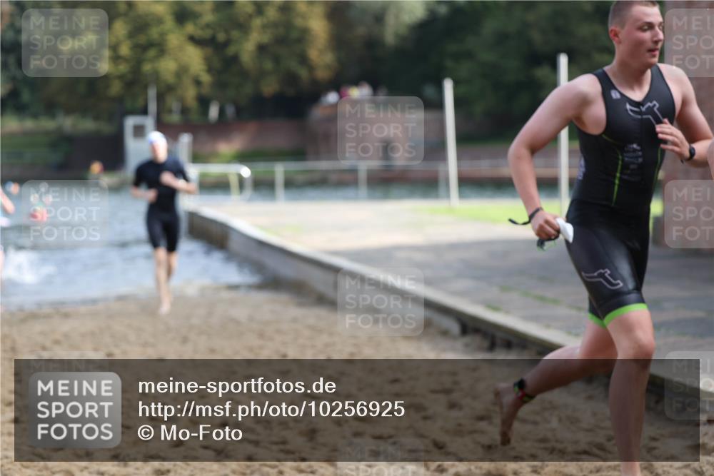 13.09.2026 - Stadtparktriathlon Mo-Foto http://msf.ph/oto/10256925 13.09.2026 10:52:54 Schwimmen 606, 614, 626, 665, 699, 1798 meine-sportfotos.de