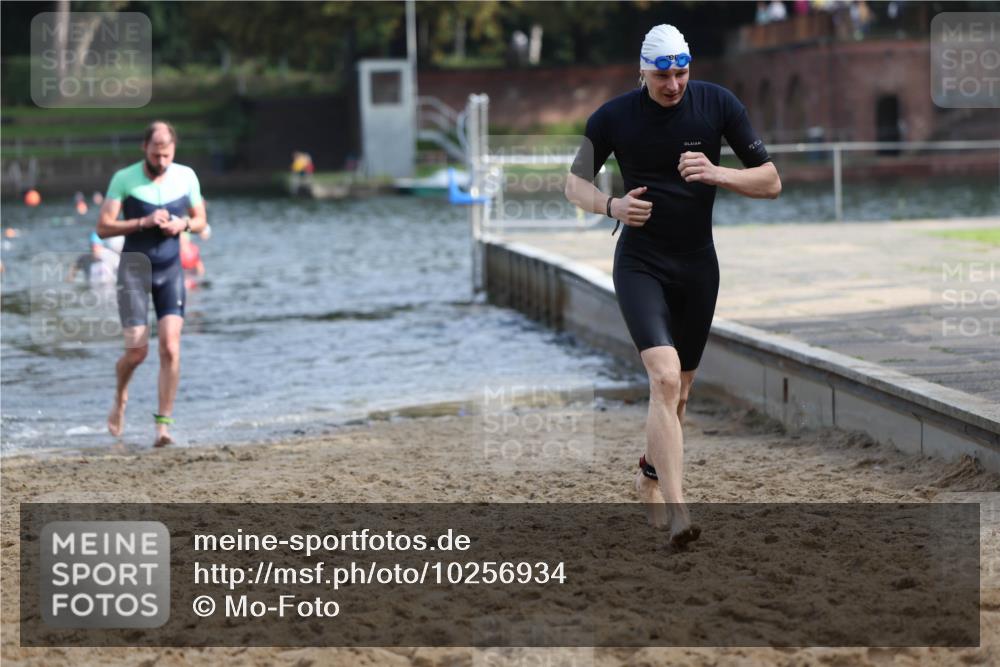 13.09.2026 - Stadtparktriathlon Mo-Foto http://msf.ph/oto/10256934 13.09.2026 10:52:56 Schwimmen 606, 614, 665, 699, 1798 meine-sportfotos.de