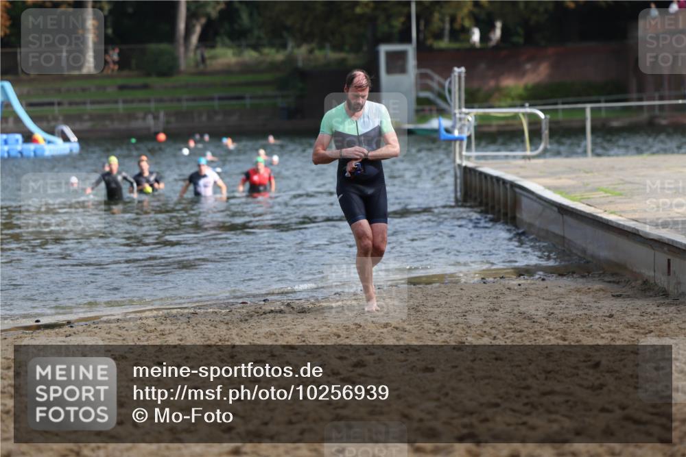 13.09.2026 - Stadtparktriathlon Mo-Foto http://msf.ph/oto/10256939 13.09.2026 10:52:57 Schwimmen 606, 614, 1798 meine-sportfotos.de