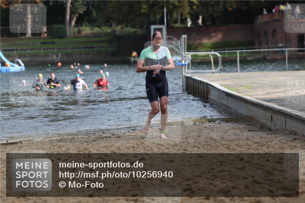 13.09.2026 - Stadtparktriathlon Mo-Foto http://msf.ph/oto/10256940 13.09.2026 10:52:58 Schwimmen 606, 614 meine-sportfotos.de